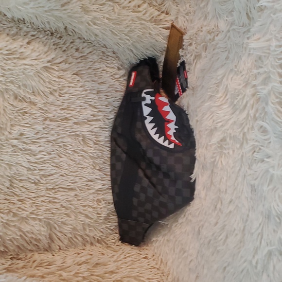 Sprayground SHARKS IN PARIS THUNDERDRIP SAVVY CROSSBODY - Picture 5 of 11